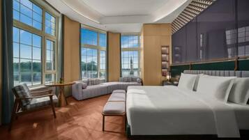 1 King Suite River View | Premium bedding, down comforters, free minibar, in-room safe