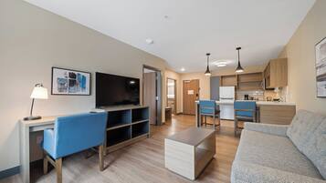 Hochwertige Bettwaren, Pillowtop-Betten, Schreibtisch