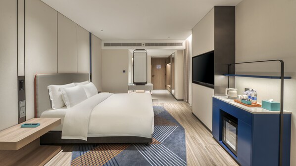 Standard Room, 1 King Bed | Free WiFi - Rugao City Center by IHG (Nantong)