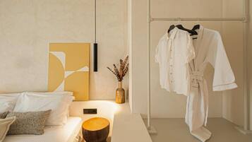 2 bedrooms, in-room safe, iron/ironing board, free WiFi