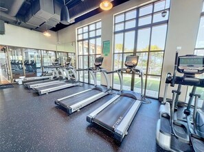 Fitness facility - Harry Potter - Luxury Resort 4Br/Sleep 10 - Pool-Spa-e BBQ (Kissimmee)