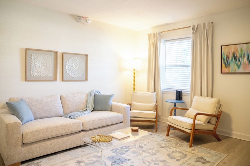 2br W/pool In The Perfect Location Near Beach And Downtown! Porter #10 - East Beach Drive, MS