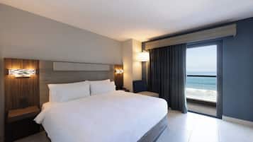 Standard Room, 1 King Bed, Balcony, Ocean View | Premium bedding, in-room safe, blackout drapes, soundproofing