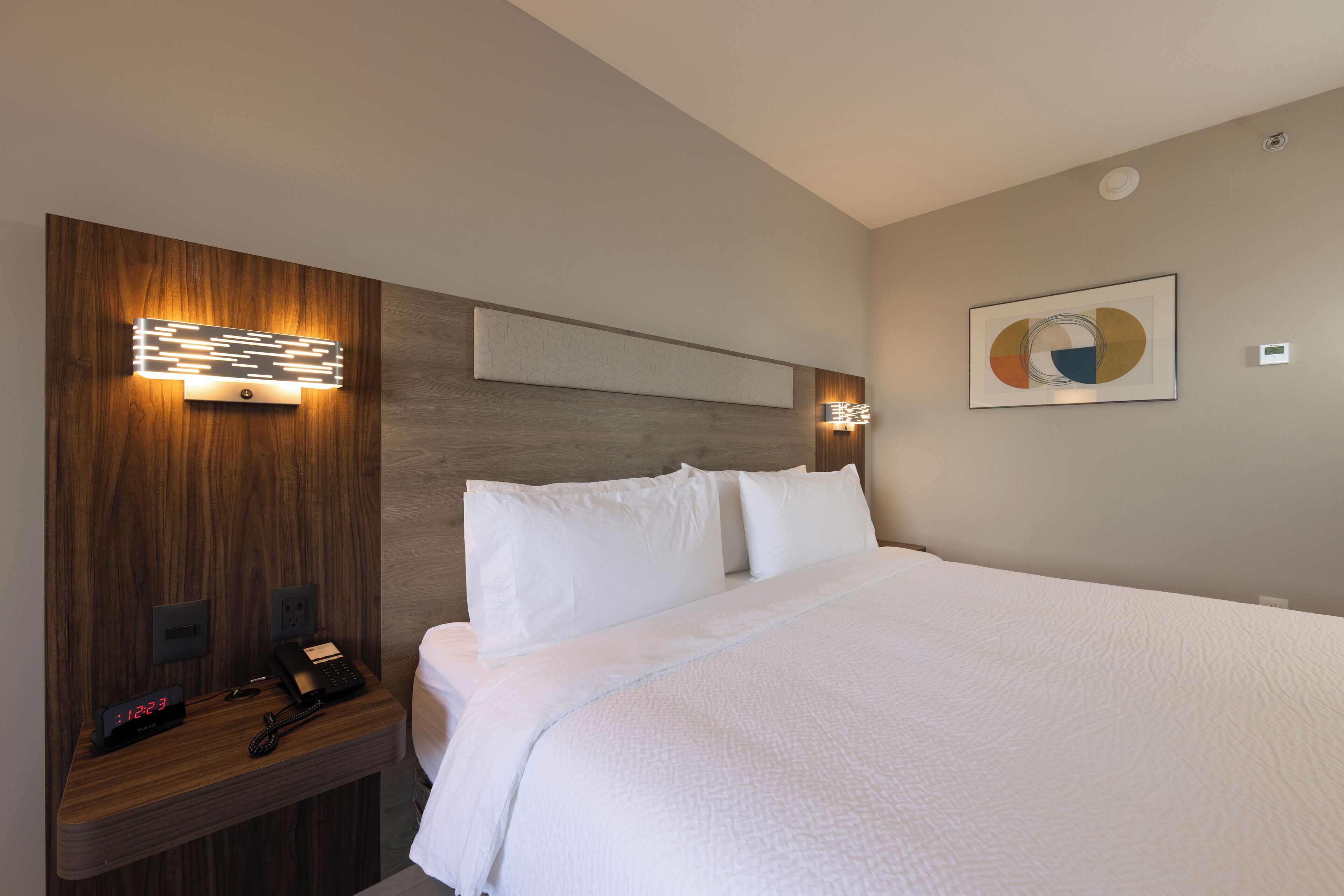 Suite, 1 King Bed, Accessible, Lagoon View | Free WiFi