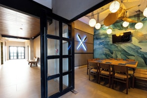 Meeting facility