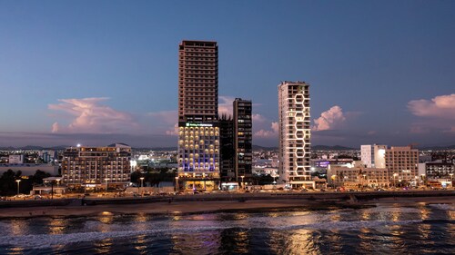 Holiday Inn Express & Suites Hotel Mazatlan by IHG