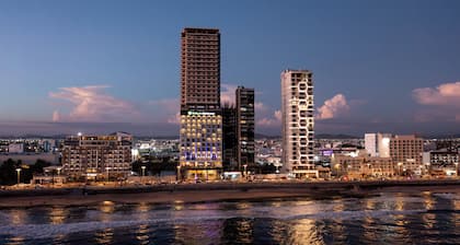 Holiday Inn Express & Suites Hotel Mazatlan by IHG