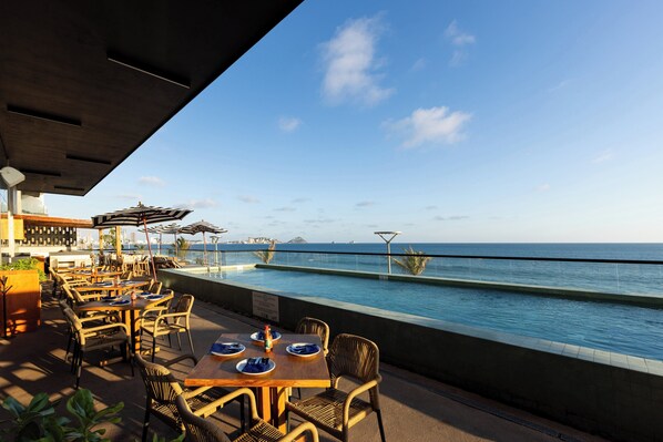 Pool - Holiday Inn Express & Suites Hotel Mazatlan by IHG (Mazatlán)