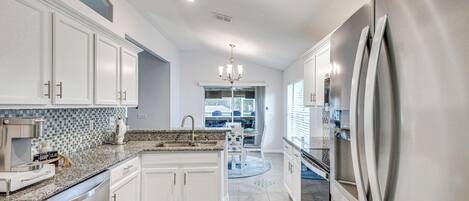 冷蔵庫、電子レンジ、コンロ、食器洗い機