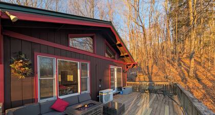 Newly Renovated Charming 2-bedroom Hillside Chalet Apartment