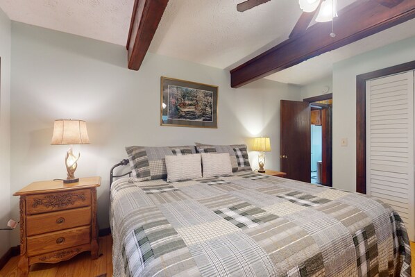 1 bedroom, iron/ironing board, Internet, bed sheets