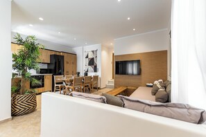 Appartement Familial | Coin séjour | Télévision de 43 pouces avec chaînes par câble