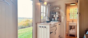 Cozy Cabin Retreat Near Chepstow