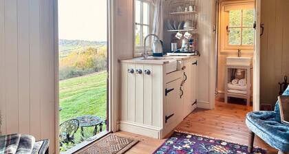 Cozy Cabin Retreat Near Chepstow