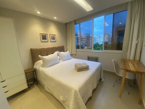 3 chambres, fer et planche à repasser, Wi-Fi, draps fournis