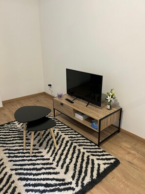 Interior - Charming T2 Apartment with Terrace in Mâcon - Near Train Station (Mâcon)