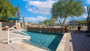 室外游泳池,恒温泳池