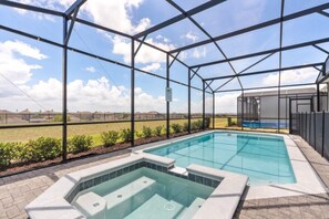 Beheizter Pool