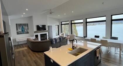 House by the lake 45 minutes from Quebec City!