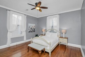 4 bedrooms, iron/ironing board, travel cot, free WiFi