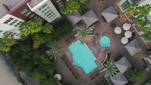 Pool - Downtown Vegas, Full Kitchen, Luxurious Resort-1 Bedroom at Flamingo by Hilton (Las Vegas)