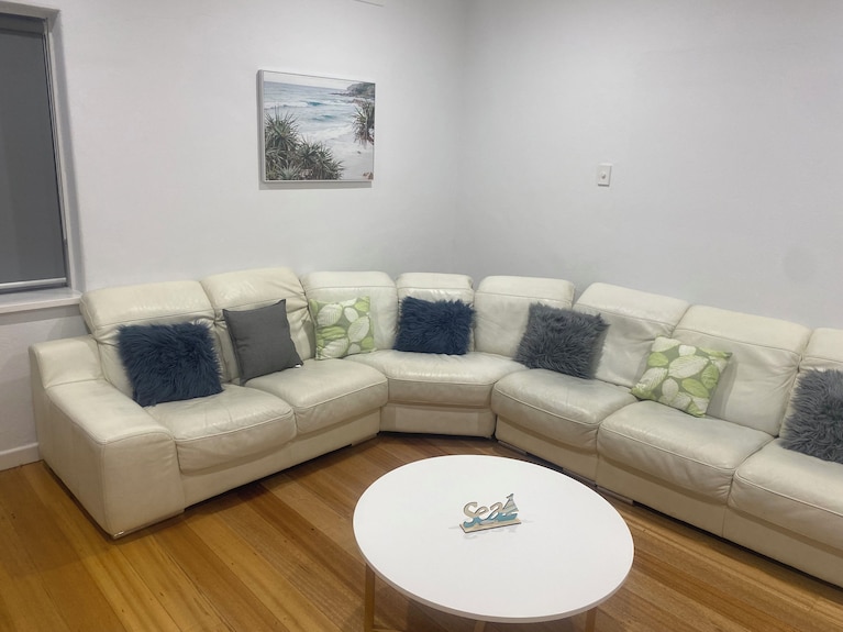 Luxury Home With King Bed, Hot Tub, Wifi, Ac , Arcade Games Netflix Sleeps 9 - Portland