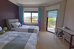 Room - Sunny Ocean View Retreat (Ocean Reef)