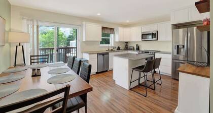 Spacious 4BR | 4B Townhouse • Sleeps 8+ • Near Downtown Wilmington