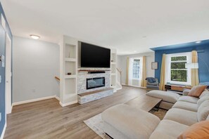 Smart TV, fireplace, offices