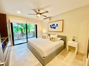 2 quartos, cofres nos quartos, escrivaninha