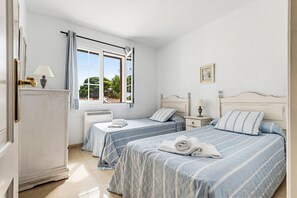 4 bedrooms, in-room safe, iron/ironing board, free WiFi