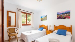 2 bedrooms, in-room safe, iron/ironing board, WiFi (free)