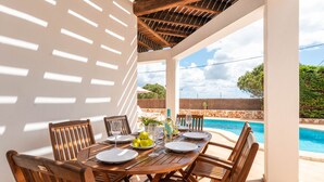 Outdoor dining - Villa Rouss by Escape Home (Calan Porter)