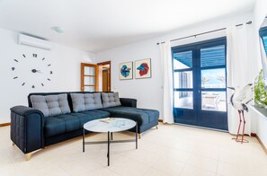 TV - Villa Dream Room By Escape Home (Playa Blanca)