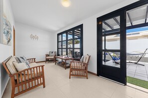 TV - Villa Dream Room By Escape Home (Playa Blanca)