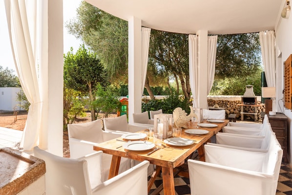 Outdoor dining