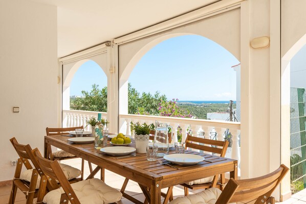 Outdoor dining - Villa Cayetana by Escape Home (Maó)