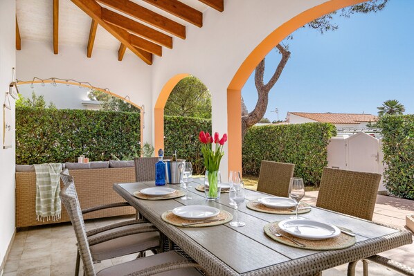 Outdoor dining
