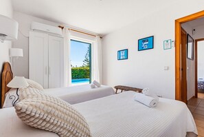 4 Schlafzimmer, Zimmersafe, Bügeleisen/Bügelbrett, kostenloses WLAN