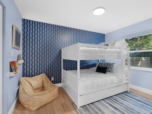 3 quartos, escrivaninha, ferros/tábuas de passar roupa, Wi-Fi