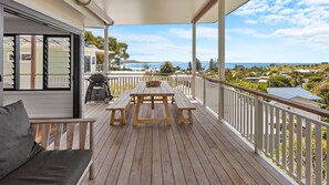 Outdoor dining - East 20 @ Crescent Head (Crescent Head)