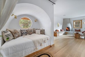 1 chambre, bureau, fer et planche à repasser, Wi-Fi gratuit