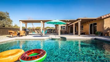 Outdoor pool, a heated pool