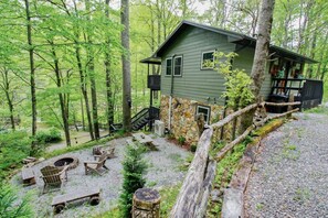 Terrace/patio - Rushing Creek Retreat, Serene Cabin with Great Views! (Sylva)