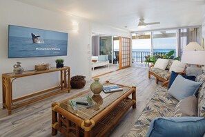Living area - Spectacular Ocean View on the Big Island with AC and Elevator access (Kailua-Kona)