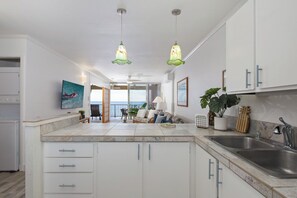 Interior - Spectacular Ocean View on the Big Island with AC and Elevator access (Kailua-Kona)