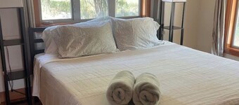 Cozy Rattlesnake Creekside Cabin Retreat