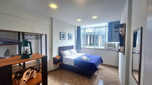 1 bedroom, iron/ironing board, WiFi, bed sheets - Apartment with 50m subway/view/USA consulate/laundry/rooftop (Centro Rio de Janeiro)