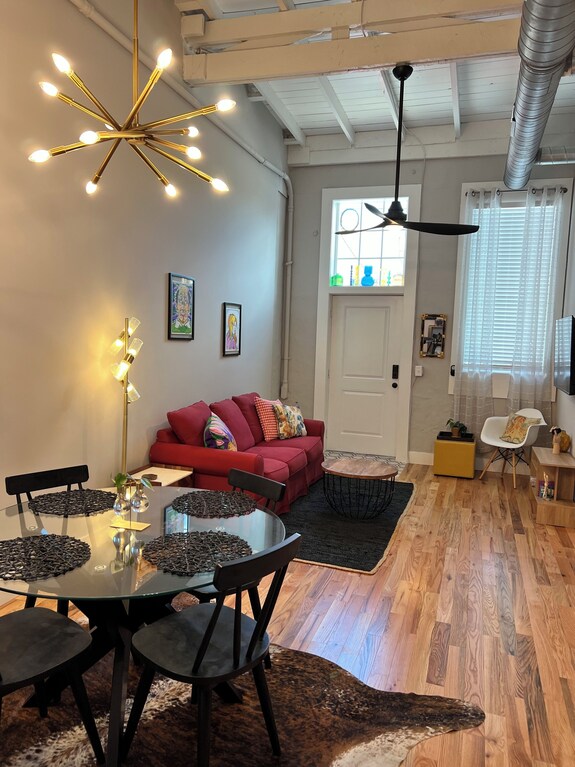 Chic Luxury Apartment In The Heart Of Brunswick's Charming Historic Village - Brunswick, GA