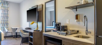 Studio 6 Hornepayne, ON